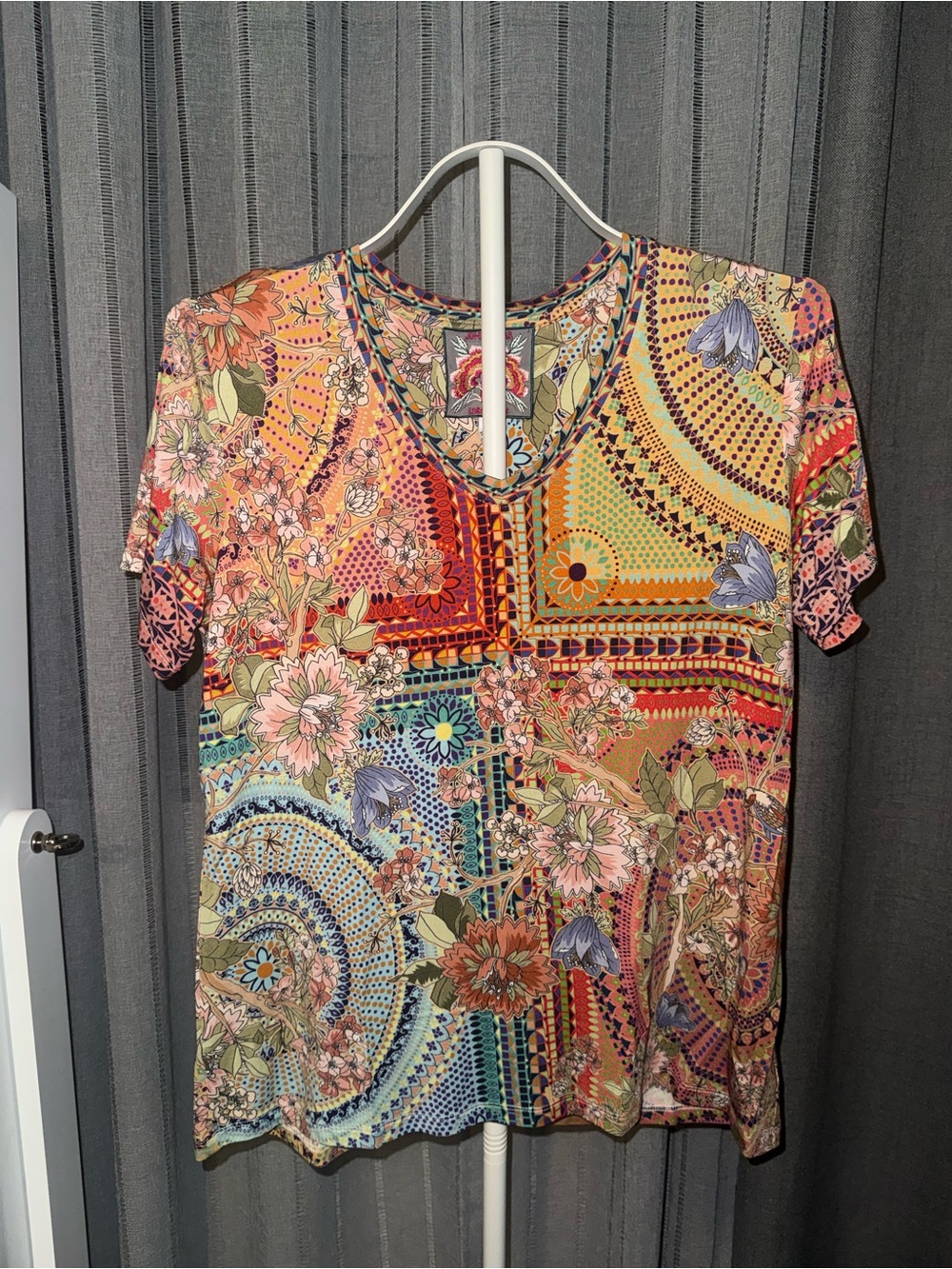 NWT Johnny Was Janie Favorite V-Neck Tee Avelar Mosaic Patchwork Boho NWT Medium